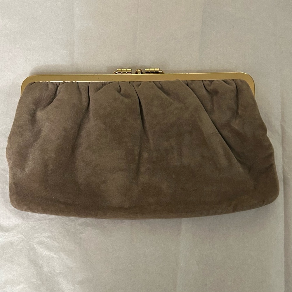 Vintage Velveteen Clutch Purse in light brown with gold-tone hardware - Picture 10 of 10